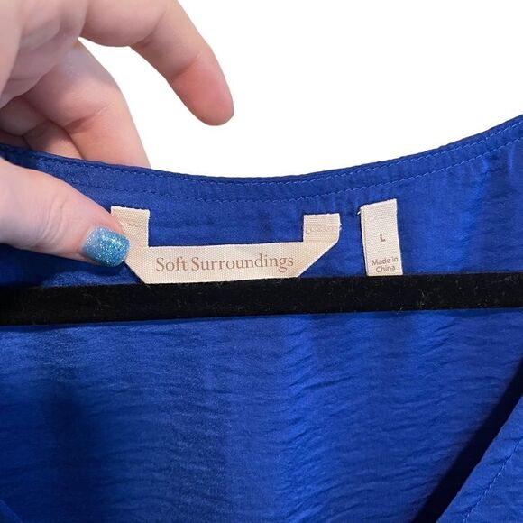 Soft Surroundings- Cally Crinkle Tank Royal Blue Asymmetrical Hem, Size Large - Picture 3 of 11